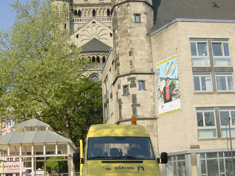 Reparatur von rauen Stelle und einer unsauberen Mittelnaht in Köln Rheinpromenade .