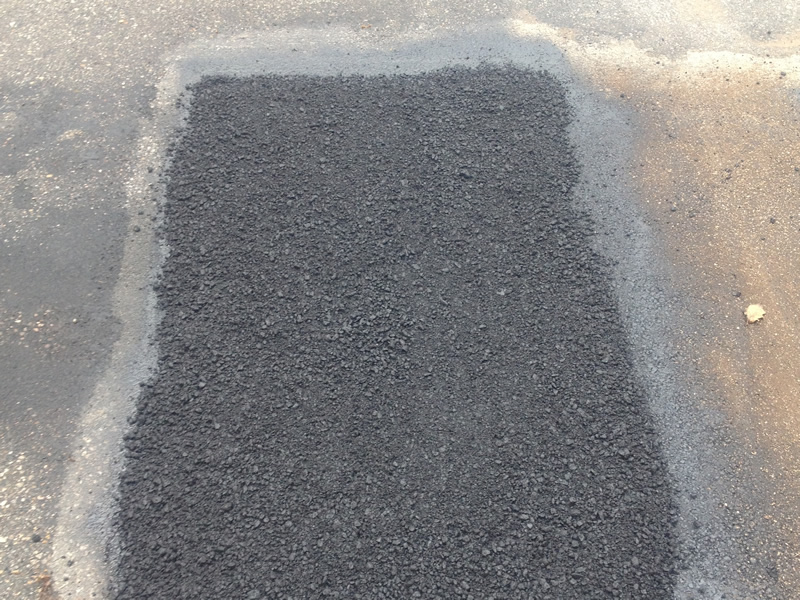 Einbau des Asphalts.